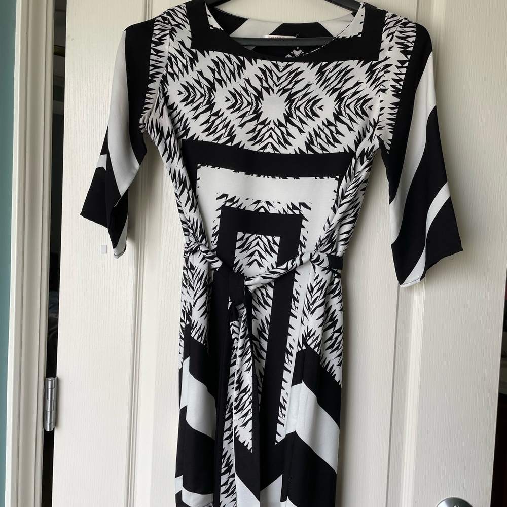 Renee C Black and White Sheath Dress 3/4 Sleeve Crew Neck